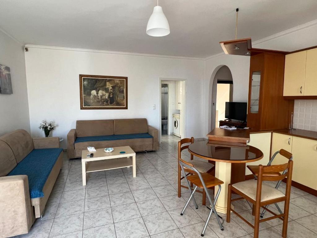 Penny Apartaments Sarande Bagian luar foto