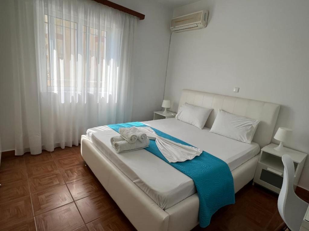 Penny Apartaments Sarande Bagian luar foto