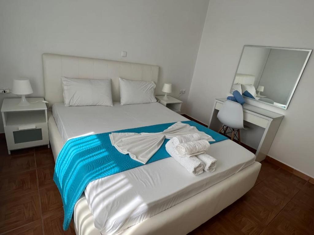 Penny Apartaments Sarande Bagian luar foto