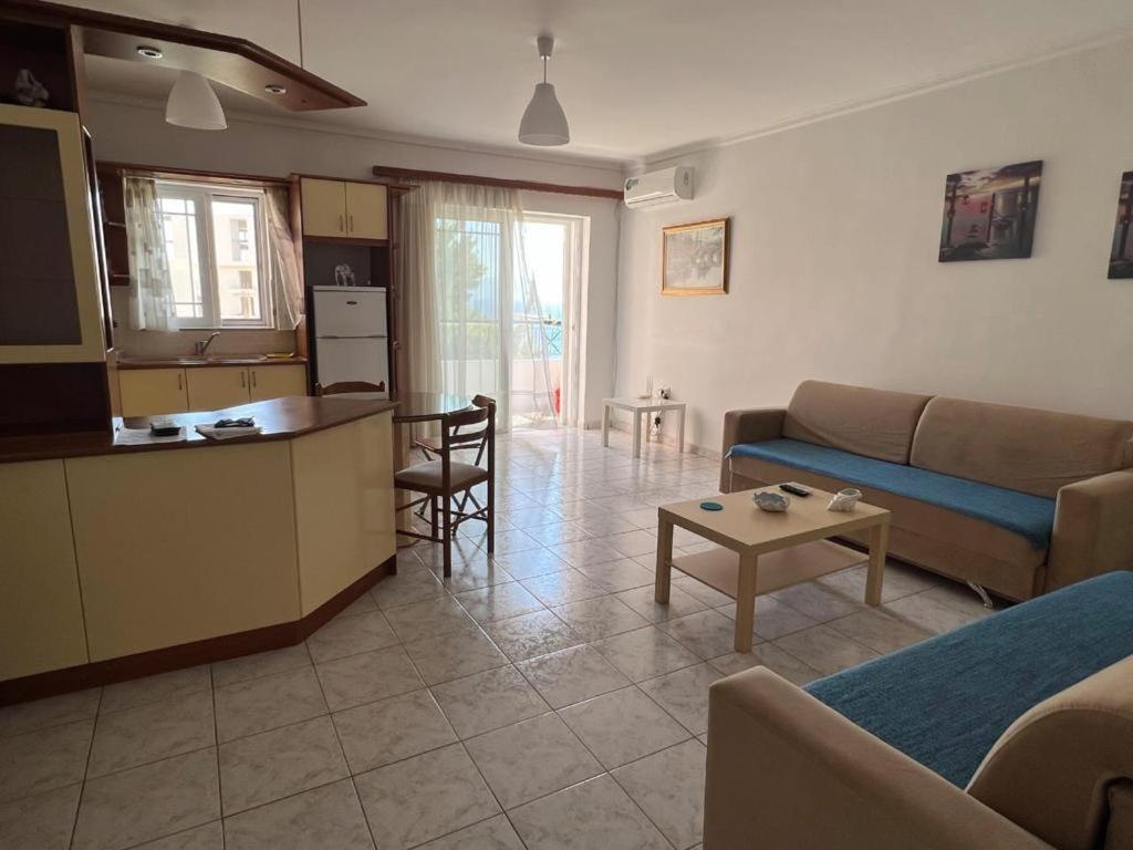 Penny Apartaments Sarande Bagian luar foto