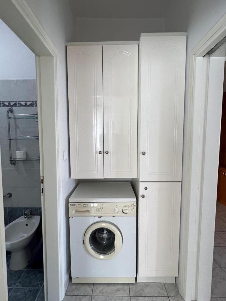 Penny Apartaments Sarande Bagian luar foto